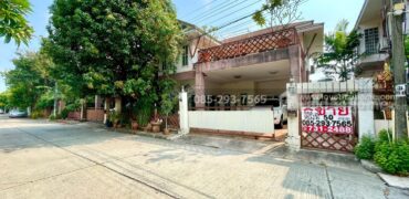 ขายบ้านเดี่ยว 2 ชั้น ติดถนนสุวินทวงศ์ หมู่บ้านจันทร์บัวสวย พื้นที่ 50 ตารางวา บ้านสภาพดีมาก ทำเลดี โครงการติดกับโรงเรียนสารสาสน์วิเทศมีนบุรี