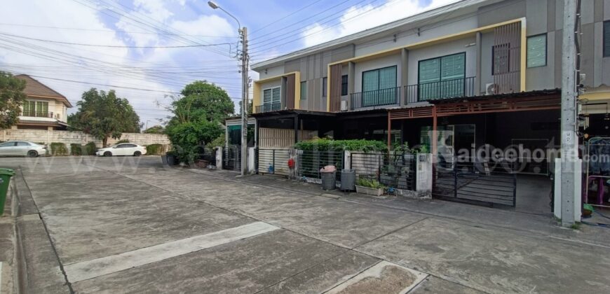 ทาวน์เฮ้าส์ เดอะคอนเนค ดอนเมือง – เทิดราชัน 31 ต้นโครงการ