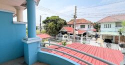 ขาย!! ทาวน์โฮม 2 ชั้น หมู่บ้านบัวทอง4 บ้านกล้วย-ไทรน้อย (ขนาด 16 ตร.ว.) ลานหน้าบ้านกว้าง ไม่แออัด บ้านหันหน้าไปทางทิศตะวันออกเฉียงเหนือ บางบัวทอง นนทบุรี : Baan Buathong4