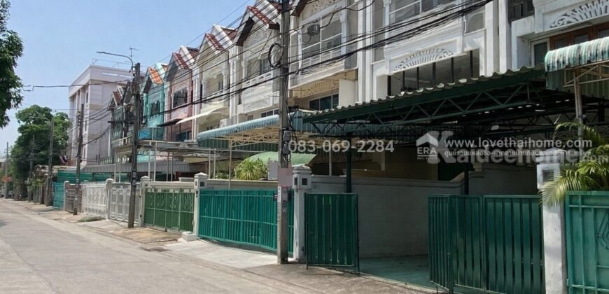 ขายบ้านทาวน์โฮม 3 ชั้น หลังใหญ่พิเศษ ลาดพร้าว92 ตรงข้ามบิ๊กซี เข้าซอยเพียง350เมตร