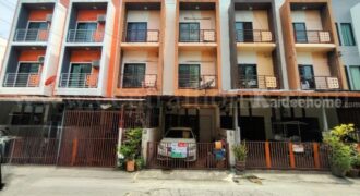 ทาวน์เฮ้าส์ 3 ชั้น หมู่บ้านไพโรจน์ โครงการ 5 บางนา ทำเลดี ราคาถูก