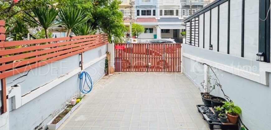 ลัลลี่วิลล์ 2 ศรีนครินทร์-เทพารักษ์ ขาย ทาวน์เฮ้าส์ ซอย มังกร