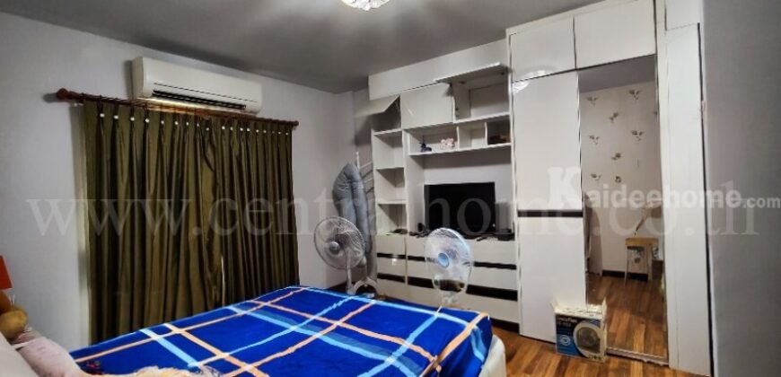 ทาวน์เฮ้าส์ 3 ชั้น หมู่บ้านไพโรจน์ โครงการ 5 บางนา ทำเลดี ราคาถูก