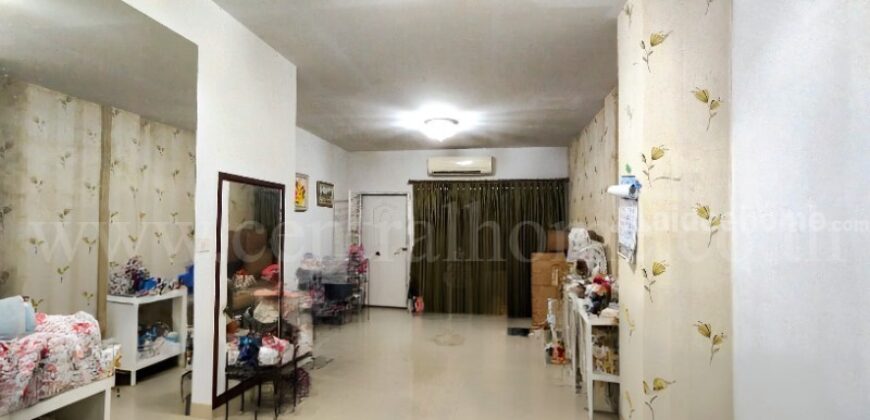 ทาวน์เฮ้าส์ 3 ชั้น หมู่บ้านไพโรจน์ โครงการ 5 บางนา ทำเลดี ราคาถูก