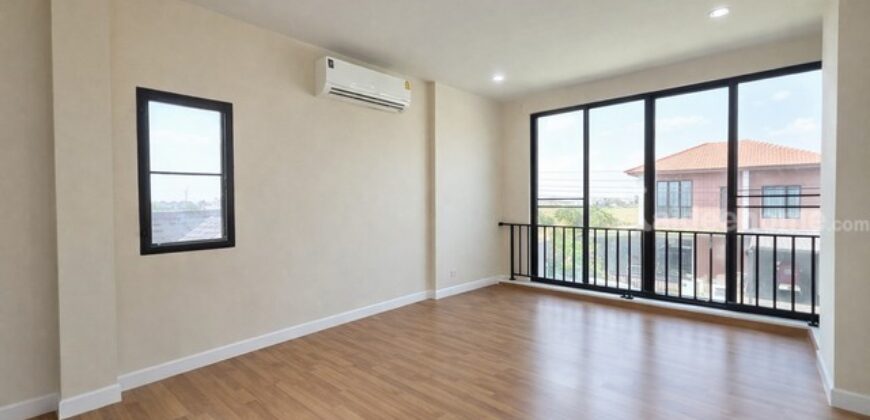บ้านเดียว รีโนเวทใหม่ ใกล้ทางด่วนจตุโชติ ใหญ่ที่สุด 86 ตร.ว แปลงมุม โครงการ เดอะริคโค้ เรสซิเดนซ์ วงแหวนฯ–หทัยราษฎร์