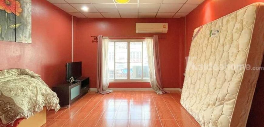 ขาย!! ทาวน์โฮม 2 ชั้น มนวดี กรีนพาร์ค (ขนาด 16 ตร.ว.) ถ.บ้านกล้วย-ไทรน้อย อ.บางบัวทอง นนทบุรี : Monwadee Green Park