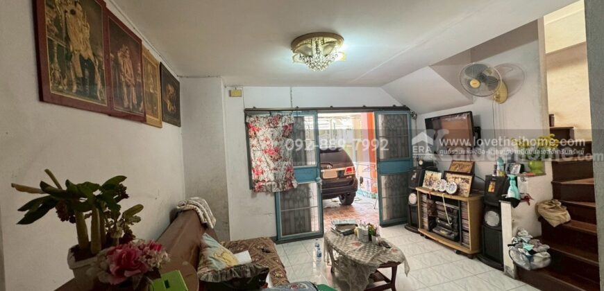 ขายทาวน์เฮ้าส์ 2 ชั้น หมู่บ้านกานดา กม.23 พระราม2-นาดี พื้นที่ 20 ตรว. ราคาถูกที่สุดในโครงการนี้แล้ว ขายเพียง 1.4 ล้านบาท ใกล้เซ็นทรัล มหาชัย