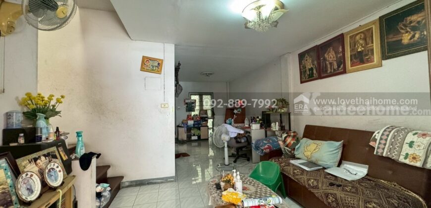 ขายทาวน์เฮ้าส์ 2 ชั้น หมู่บ้านกานดา กม.23 พระราม2-นาดี พื้นที่ 20 ตรว. ราคาถูกที่สุดในโครงการนี้แล้ว ขายเพียง 1.4 ล้านบาท ใกล้เซ็นทรัล มหาชัย