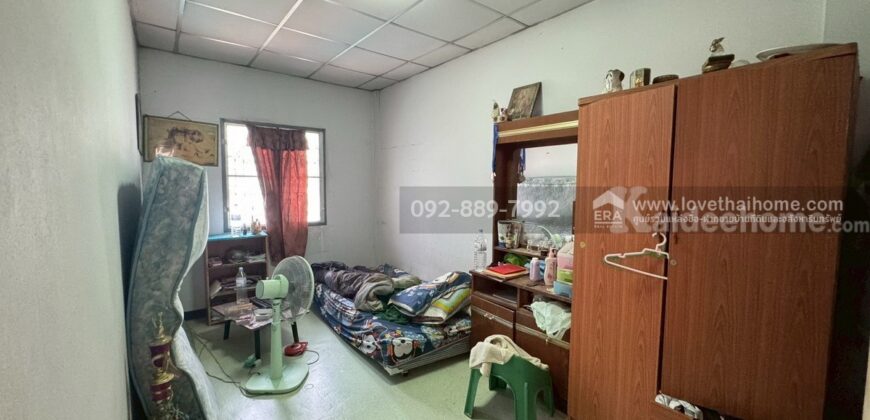 ขายทาวน์เฮ้าส์ 2 ชั้น หมู่บ้านกานดา กม.23 พระราม2-นาดี พื้นที่ 20 ตรว. ราคาถูกที่สุดในโครงการนี้แล้ว ขายเพียง 1.4 ล้านบาท ใกล้เซ็นทรัล มหาชัย
