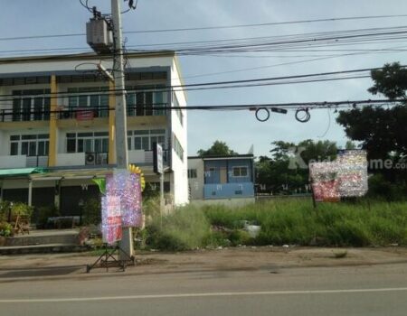 ให้เช่าที่ดินสินสาครอยู่ปากทางเข้าหมู่บ้านสินสาคร ทำเลดีมาก