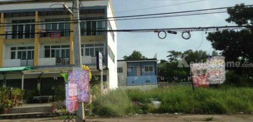 ให้เช่าที่ดินสินสาครอยู่ปากทางเข้าหมู่บ้านสินสาคร ทำเลดีมาก