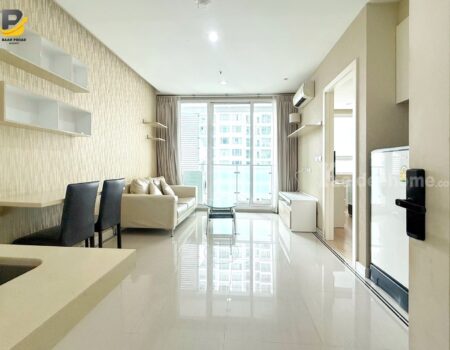TC Green Rama 9 : ทีซี กรีน พระราม 9 ห้วยขวาง กรุงเทพ (ขนาดห้อง 40 ตร.ม.) เดินทางสะดวก ใกล้ทางด่วน รถไฟฟ้าใต้ดิน MRTเฟอร์ฯครบ ลากกระเป๋าเข้าอยู่ได้เลย