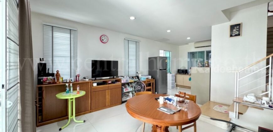 ทาวน์โฮม 3 ชั้น บ้านกลางเมือง รัชดา – วงศ์สว่าง หลังริม