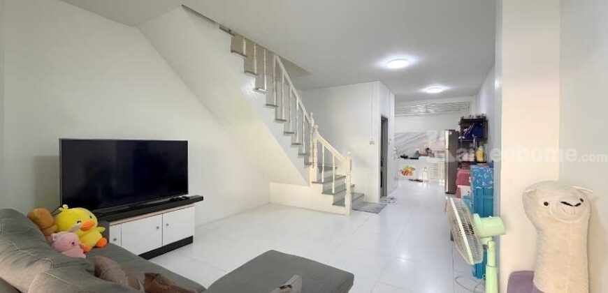 ขาย!! ทาวน์เฮ้าส์ 2 ชั้น บ้านศิริวรรณ-ชวนชม บางบัวทอง (ขนาด 16 ตร.ว.) บางบัวทอง นนทบุรี : Siriwan-Chuan Chom Village