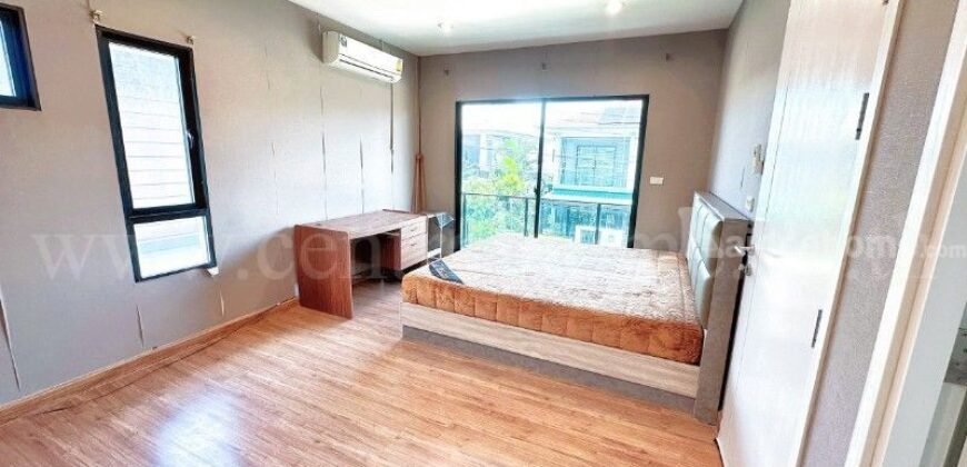 บ้านแฝด เดอะ แกลเลอรี่ รัตนาธิเบศร์ – ราชพฤกษ์ บ้านสวย ราคาถูก