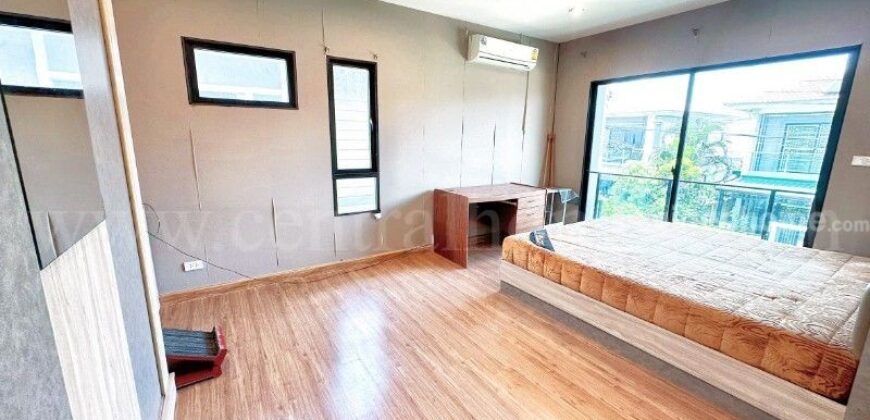 บ้านแฝด เดอะ แกลเลอรี่ รัตนาธิเบศร์ – ราชพฤกษ์ บ้านสวย ราคาถูก