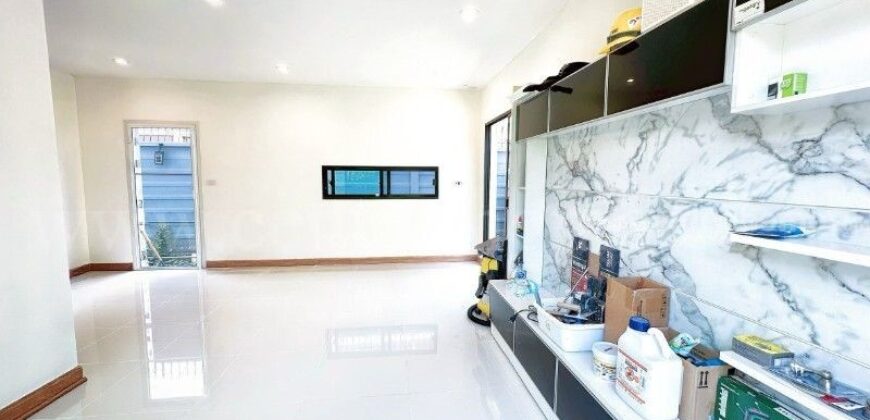 บ้านแฝด เดอะ แกลเลอรี่ รัตนาธิเบศร์ – ราชพฤกษ์ บ้านสวย ราคาถูก