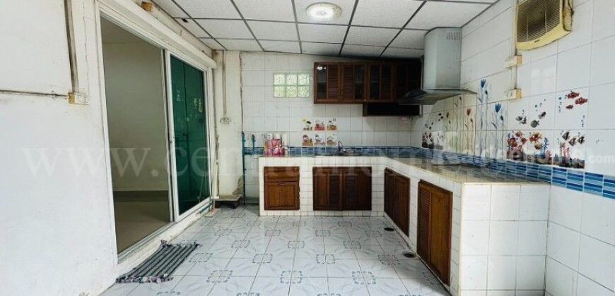 ทาวน์เฮ้าส์ บุศรินทร์ บ้านกล้วย-ไทรน้อย นนทบุรี ราคาถูกที่สุด ทำเลดี เนื้อที่กว้าง