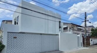 รหัสC7192 ขายบ้านเดี่ยว 2ชั้น ย่านนลาดพร้าวโชคชัย 4 บ้านรีโนเวทใหม่ Modern Private โดดเด่นไม่เหมือนใคร