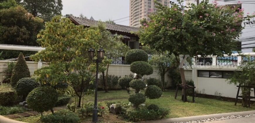 รหัสC7196 ให้เช่าบ้านเดี่ยวหลังใหญ่ ขนาด 208 ตารางวา ถนนสาทร สวนพลู ใกล้สีลม บ้านพร้อมอยู่