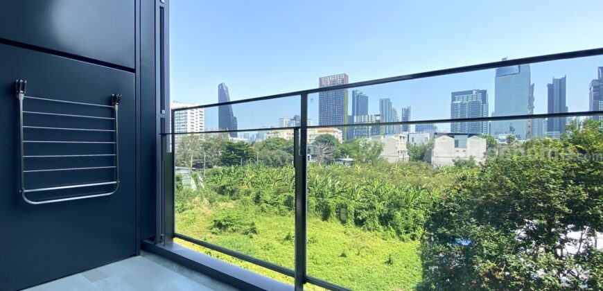 ขาย!! The Room สุขุมวิท 38 ใกล้ BTS ทองหล่อ, ห้อง Modern Luxury ขนาด 79.62 ตรม. 2 นอน 2 น้ำ ,Fully furnished พร้อมเข้าอยู่, ราคาต่ำกว่าโครงการขายเอง เพียง 14,480,000 บ. ,Rental Yield มากกว่า 6%