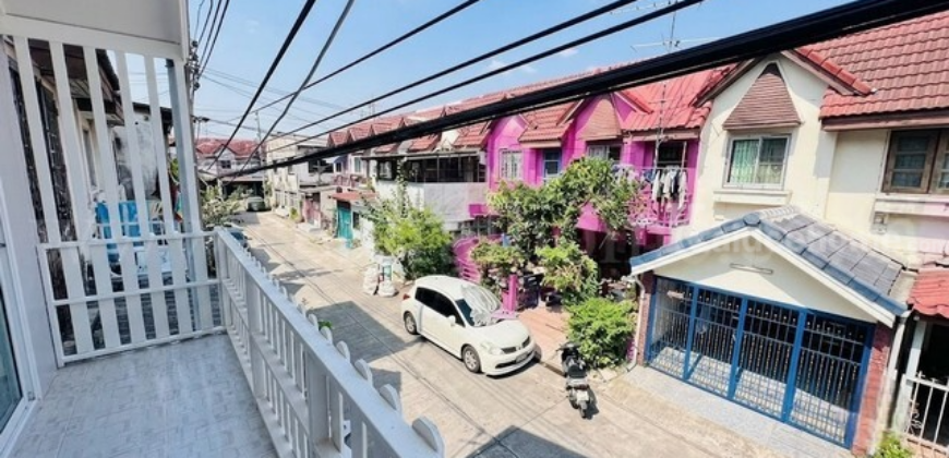 ทาวน์เฮ้าส์ นครทอง ปาร์ควิว รีโนเวทใหม่ทั้งหลัง บ้านสวย ราคาถูก