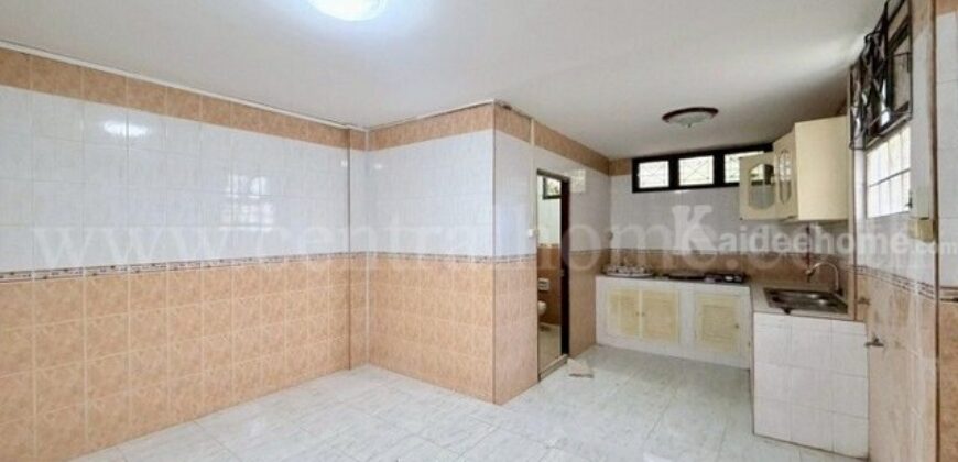 ทาวน์เฮ้าส์ 3 ชั้น รีโนเวทพร้อมอยู่ ซอยเรวดี 12 ทำเลศักยภาพ ราคาถูกที่สุด
