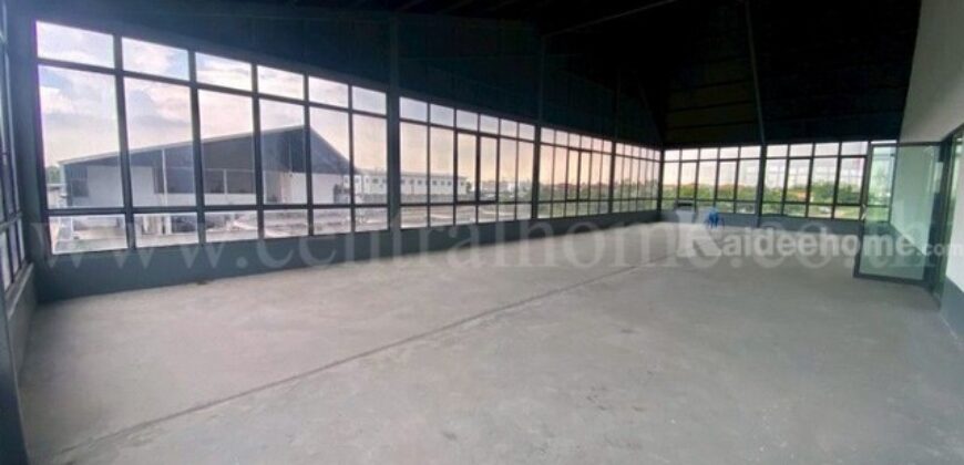 ให้เช่า อาคาร Modern Loft กระจกหรู 2 ชั้น 1,150 ตร.ม. อนุญาตให้ปรับปรุงตาม Concept ได้