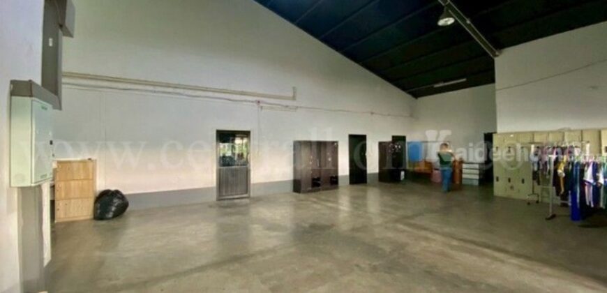 ให้เช่าพื้นที่ชั้น 2 ยกชั้น 800 ตร.ม. ราคาถูกที่สุด! สามารถปรับปรุงพื้นที่ตามธุรกิจได้ ทำเลดี สนามกีฬาห้าภาค นนทบุรี