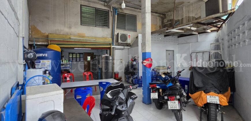 อาคารพาณิชย์ 4.5 ชั้น ติดถนนลาดพร้าว หน้าซอยลาดพร้าว 72 ขายพร้อมผู้เช่าระยะยาว