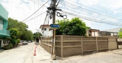 Vายที่ดิน พร้อมสิ่งปลูกสร้าง 57 ตรว. หมู่บ้านพรสว่างนิเวศน์ 14 สุขุมวิท 111