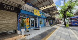 อาคารพาณิชย์ 4.5 ชั้น ติดถนนลาดพร้าว หน้าซอยลาดพร้าว 72 ขายพร้อมผู้เช่าระยะยาว