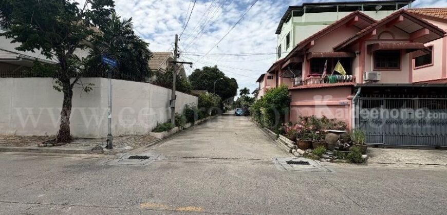 ที่ดินเปล่า ซอย ประดับศุข ใกล้โรบินสันศรีสมาน ทำเลดี ราคาถูก