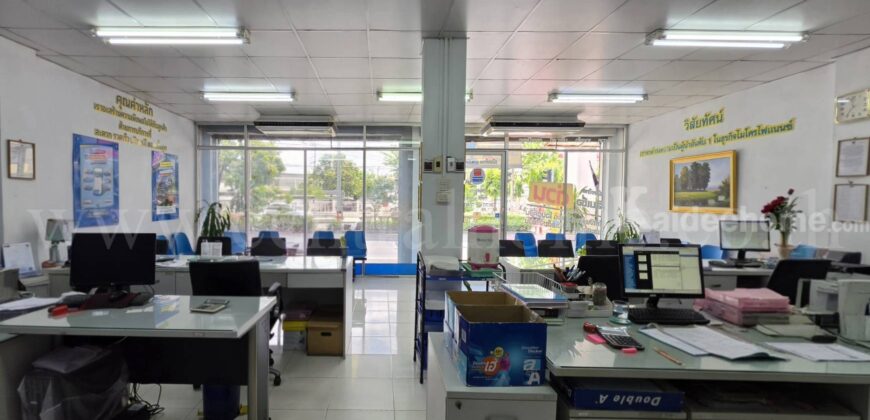 อาคารพาณิชย์ 4.5 ชั้น ติดถนนลาดพร้าว หน้าซอยลาดพร้าว 72 ขายพร้อมผู้เช่าระยะยาว