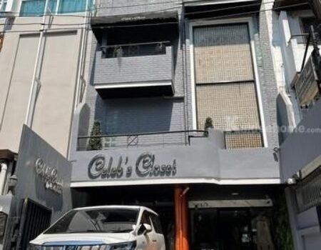 รหัสC7211 ให้เช่าอาคารพาณิชย์ 4 ชั้น 1 คูหา สุขุมวิท 49 ซอยทองหล่อ23 มีที่จอดรถหน้าอาคาร