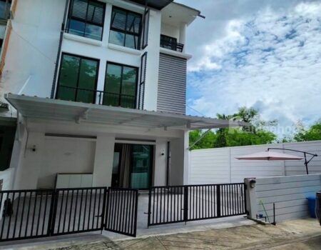 รหัสC7228 ให้เช่าทาวน์โฮม 3ชั้น อารียา แมนดาริน่า สุมขุวิท 77 อ่อนนุช บ้านตกแต่งพร้อมอยู่