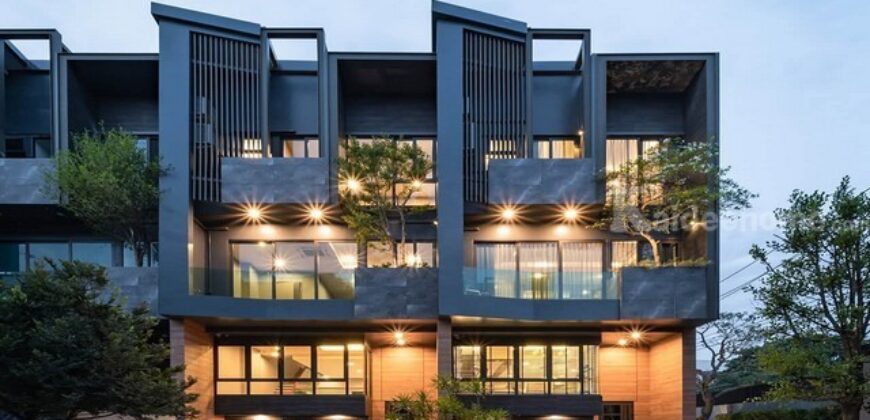 รหัสC7230 ขาย ให้เช่าทาวน์โฮมหรู 3.5 ชั้น The Eight จตุจักร-รัชดา สไตล์โมเดิร์น Privacy Residence