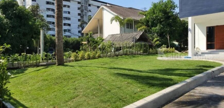 รหัสC7242 ให้เช่า ขายบ้านพลูวิลล่า 3ชั้น Luxuly Pool villa ทำเลสุขุมวิท ใกล้ BTS บางจาก