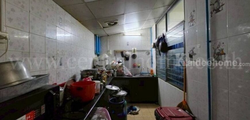 ทาวน์เฮ้าส์ 2 ชั้น 21.2 ตร.วา ซอยวิภาวดีรังสิต 37 แยก 2 บ้านตามสภาพ ทำเลดี ราคาถูก