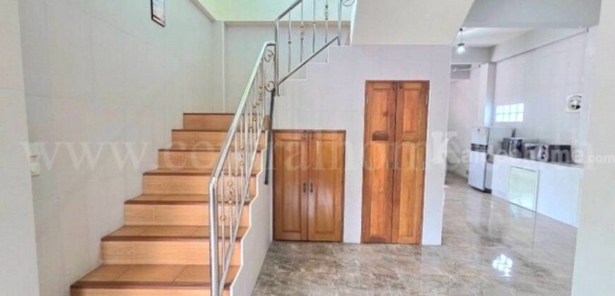 บ้านเดี่ยว 2 หลังสร้างติดกัน ราษฎร์อุทิศ 50 กรุงเทพ ขายขาดทุน