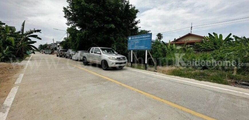 ที่ดินเปล่า ใกล้วัดท่าไม้ ติดถนนคอนกรีต แปลงมุม 