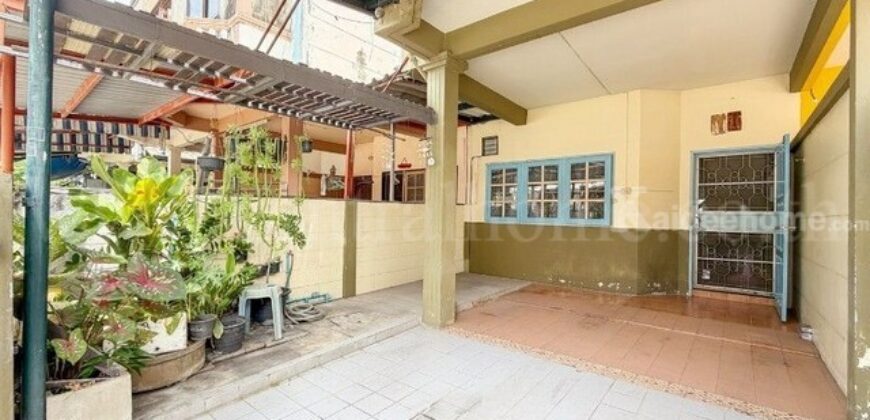 ทาวน์เฮ้าส์ เศรษฐกิจ 33 (สินเนรมิตร) สภาพดี ราคาถูก
