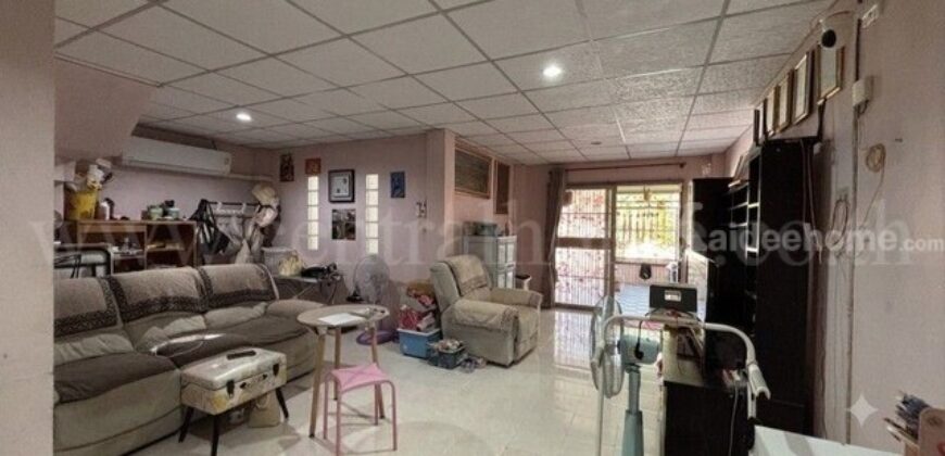 ทาวน์เฮ้าส์ สิวารัตน์ 10 เมืองนครปฐมติดถนนหลักหน้าบ้านไม่ชนใคร