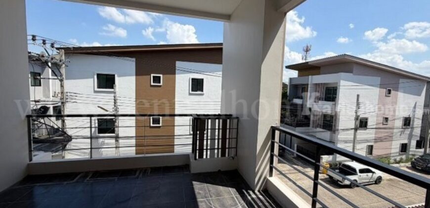 ทาวน์โฮม 3 ชั้น เดอะ ซิมโฟนี่ นวมินทร์ 163 บ้านตัวอย่าง