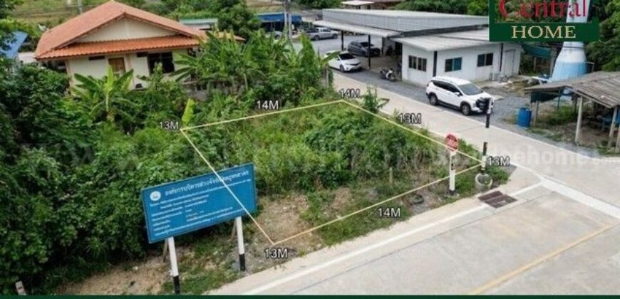 ที่ดินเปล่า ใกล้วัดท่าไม้ ติดถนนคอนกรีต แปลงมุม 