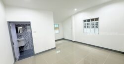 ขายบ้าน หมู่บ้านทหารกองหนุน พระยาสุเรนทร์ 28 ใกล้ตลาด, แฟชั่นไอส์แลนด์, รถไฟฟ้า โทร 094-9974744