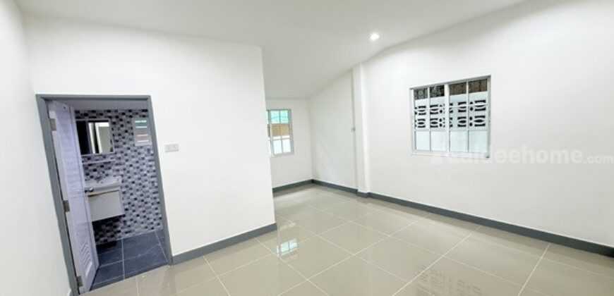 ขายบ้าน หมู่บ้านทหารกองหนุน พระยาสุเรนทร์ 28 ใกล้ตลาด, แฟชั่นไอส์แลนด์, รถไฟฟ้า โทร 094-9974744