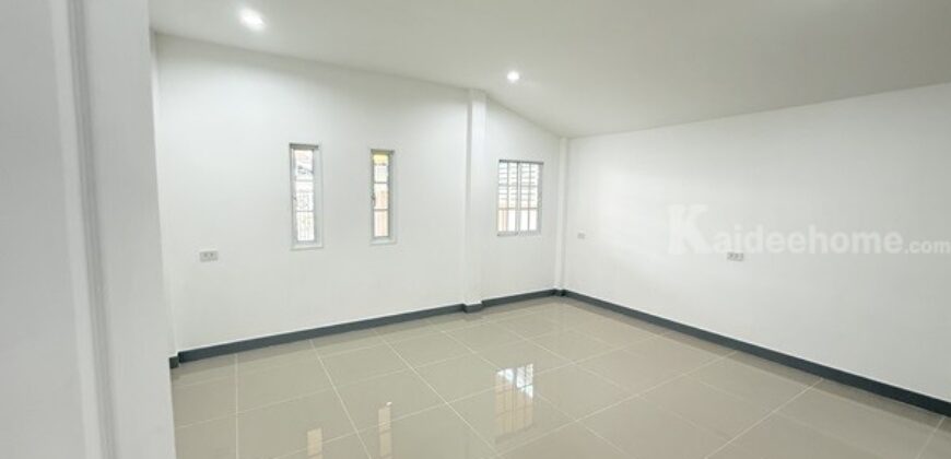 ขายบ้าน หมู่บ้านทหารกองหนุน พระยาสุเรนทร์ 28 ใกล้ตลาด, แฟชั่นไอส์แลนด์, รถไฟฟ้า โทร 094-9974744