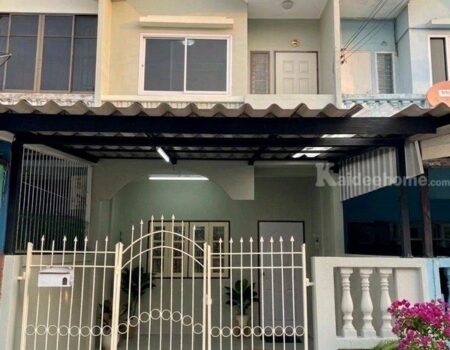 ขาย บ้านทาวน์เฮาส์ 2 ชั้น หมู่บ้านสินธานี2 ซ.รามอินทรา119 ติดถนนใหญ่ ใกล้รถไฟฟ้า โทร 0863754112