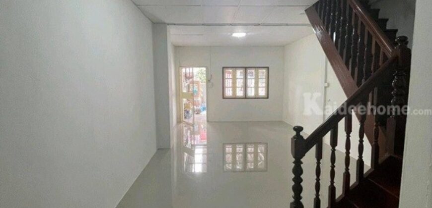 ขาย บ้านทาวน์เฮาส์ 2 ชั้น หมู่บ้านสินธานี2 ซ.รามอินทรา119 ติดถนนใหญ่ ใกล้รถไฟฟ้า โทร 0863754112